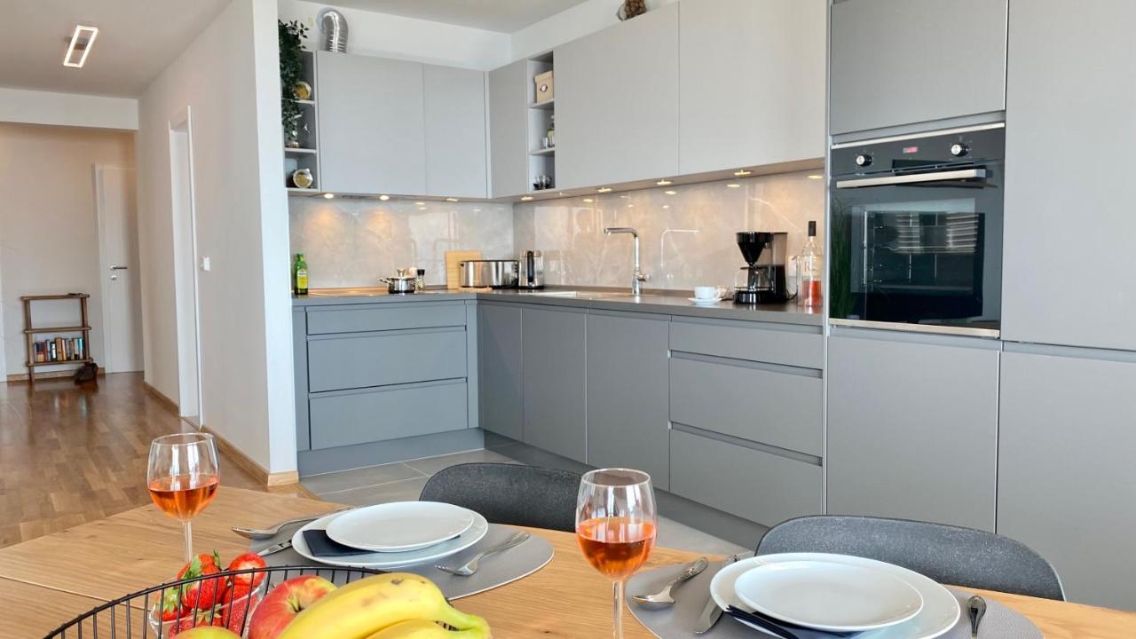 Makazura Sunset Apartment Makarska Exterior photo